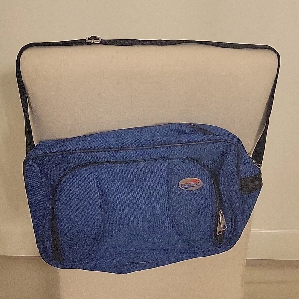 American Tourister bag - Picture 1 of 5